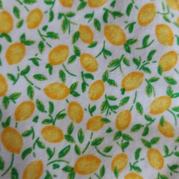 Lands End Lemon Print‎ Mid Rise Shorts - Picture 3 of 7